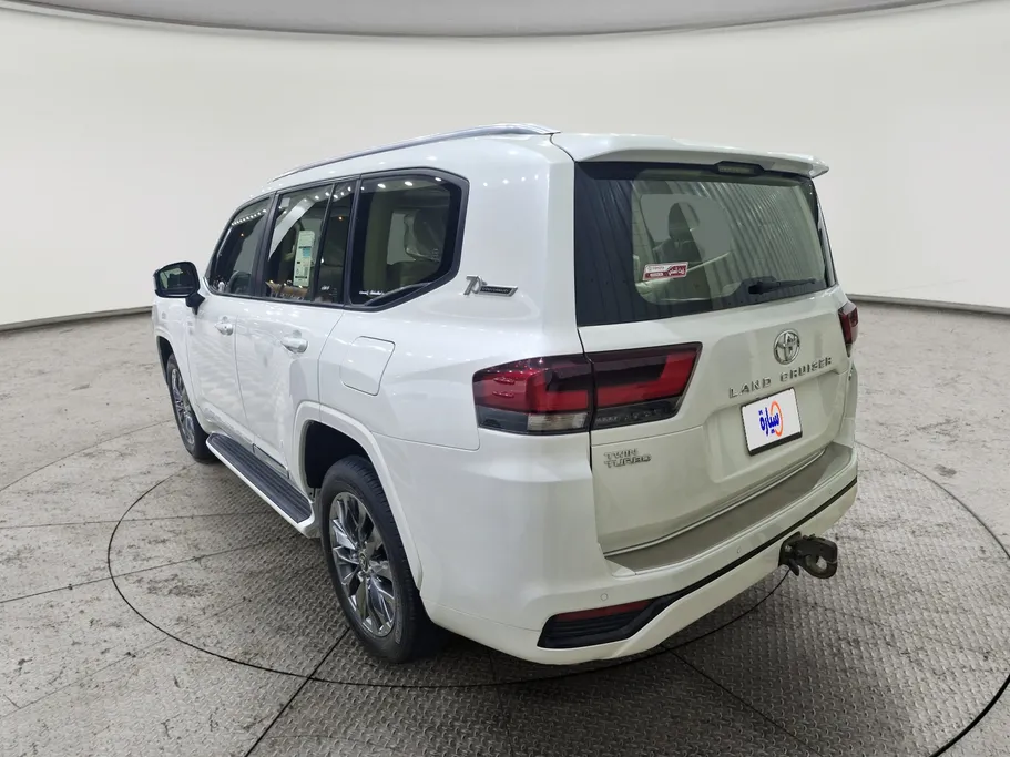 2022 Toyota Land Cruiser GXR3 