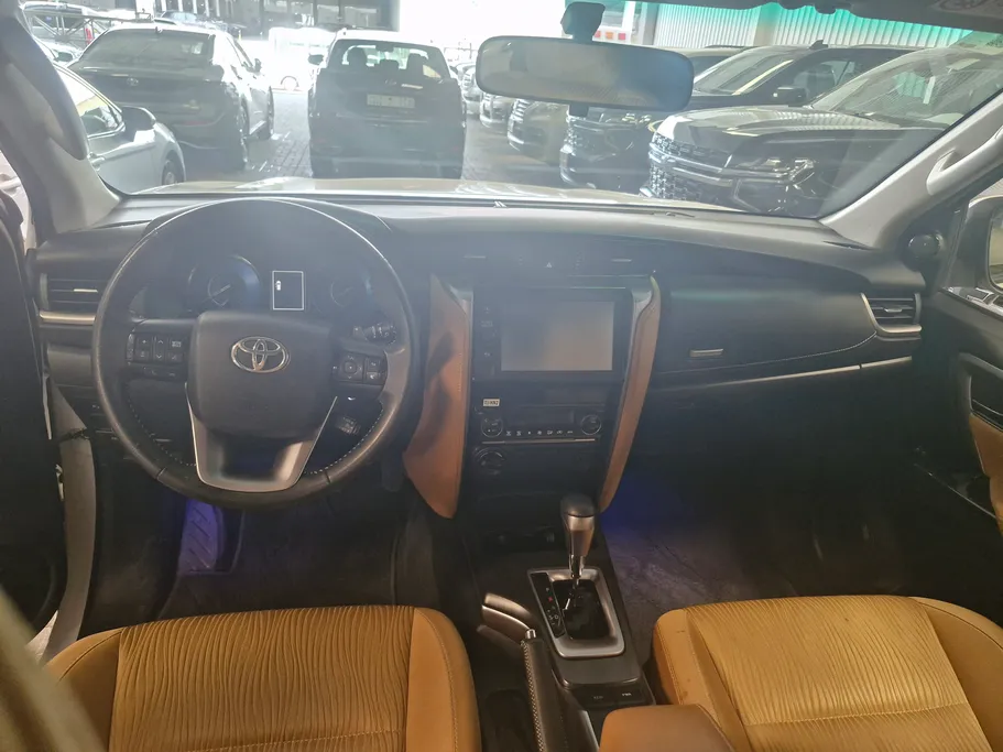 2022 Toyota Fortuner VX 