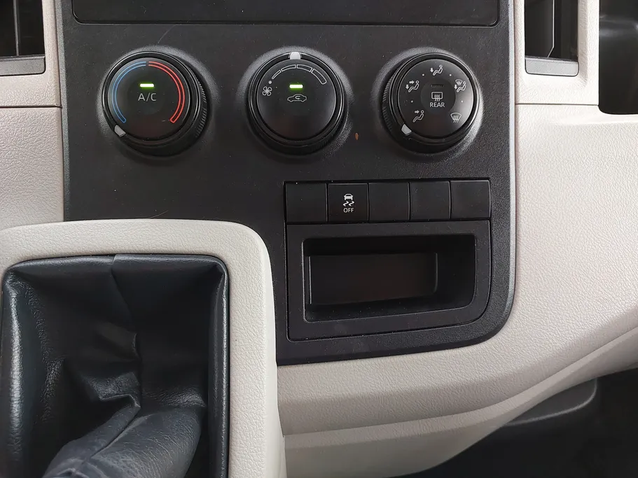 2023 Toyota Haice فان بضاعه 