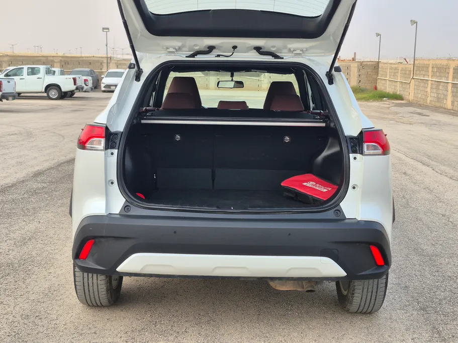 2024 Toyota Corolla Cross XLE HEV 