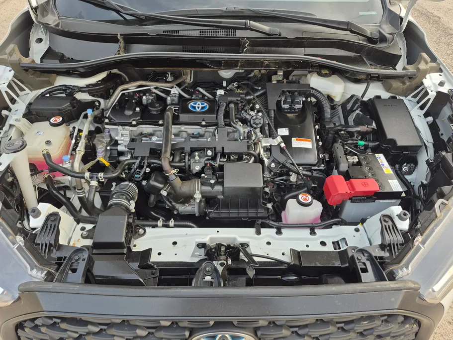 2024 Toyota Corolla Cross XLE HEV 