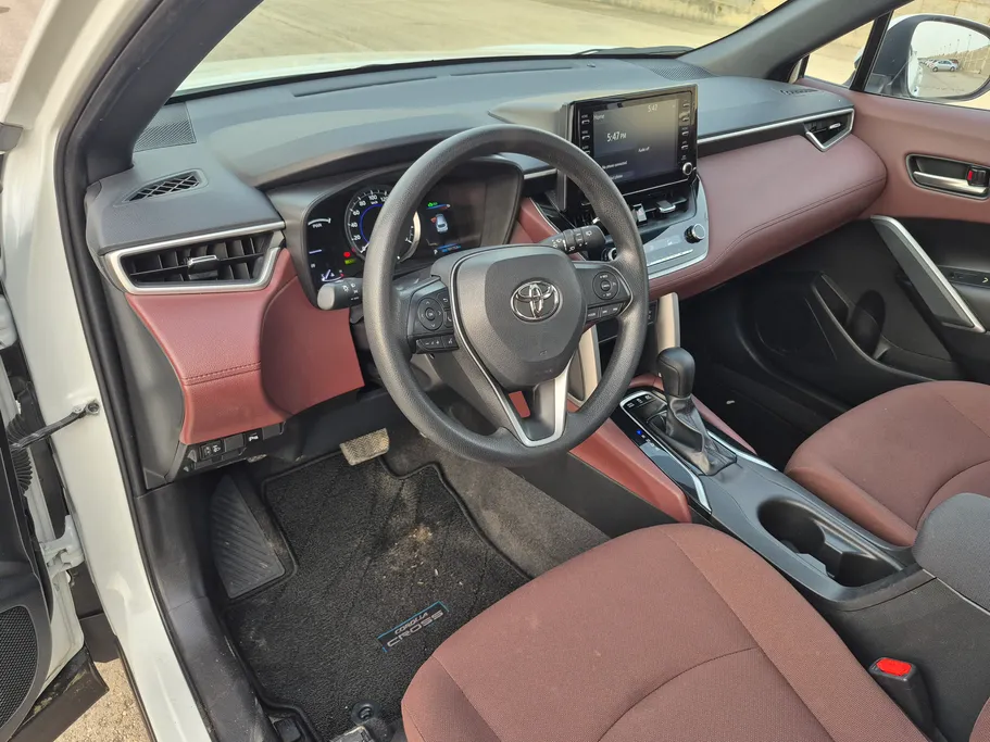 2024 Toyota Corolla Cross XLE HEV 