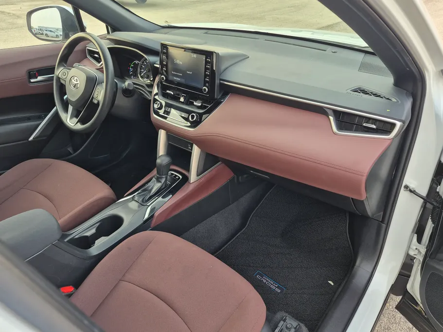 2024 Toyota Corolla Cross XLE HEV 