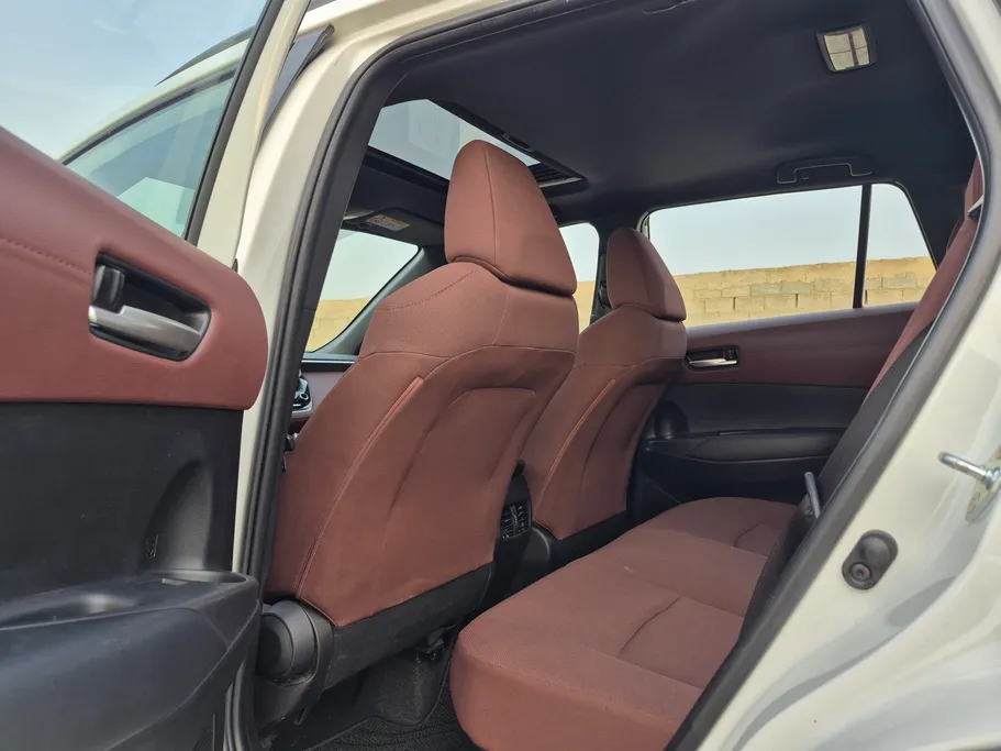 2024 Toyota Corolla Cross XLE HEV 