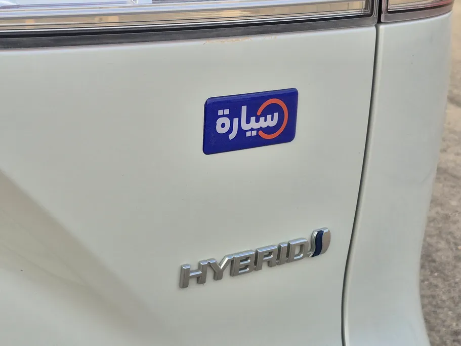 2024 Toyota Corolla Cross XLE HEV 