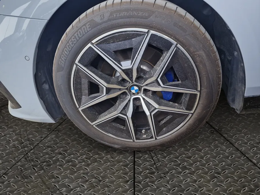 2024 BMW 5 Series 520i 