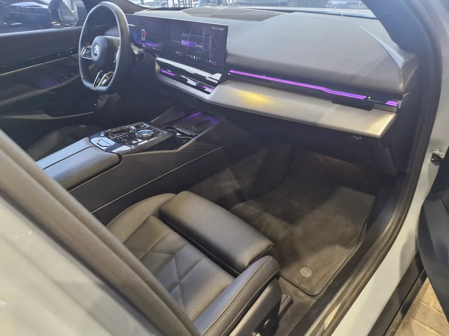 2024 BMW 5 Series 520i 