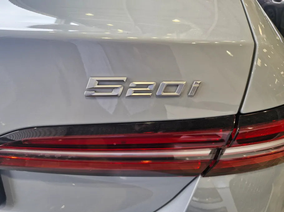 2024 BMW 5 Series 520i 