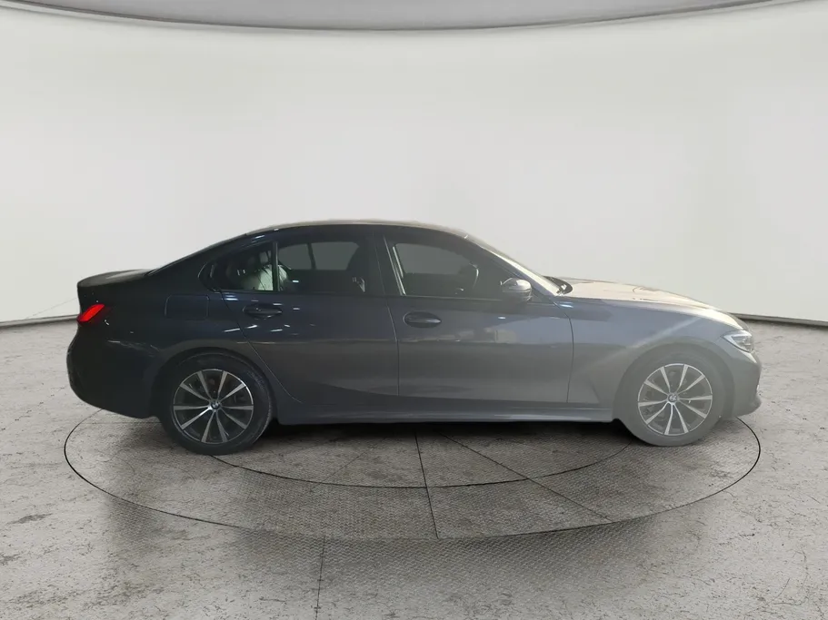 2022 BMW 3 Series 320i  