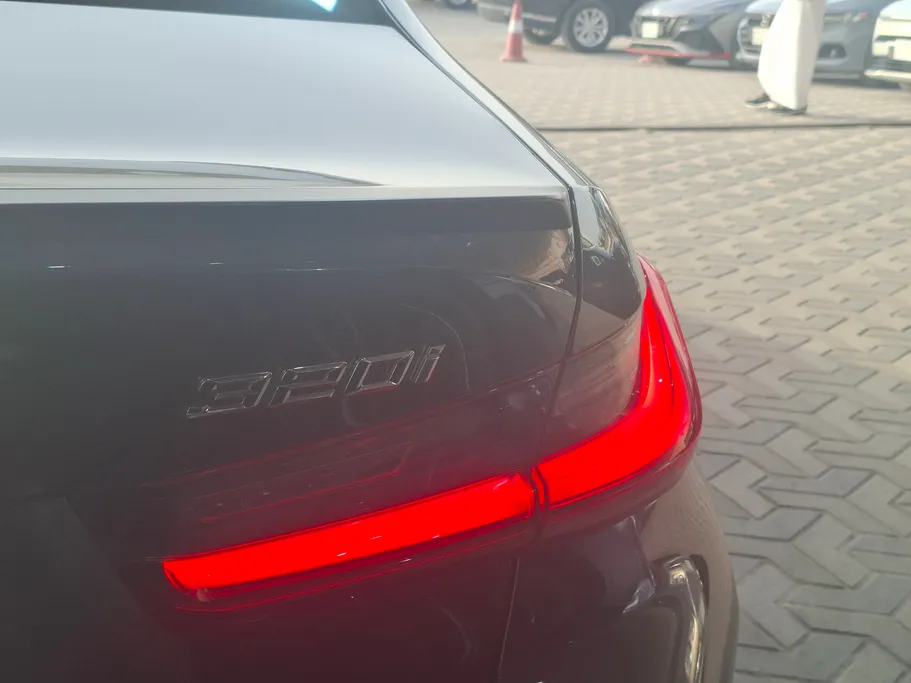 2022 BMW 3 Series 320i  