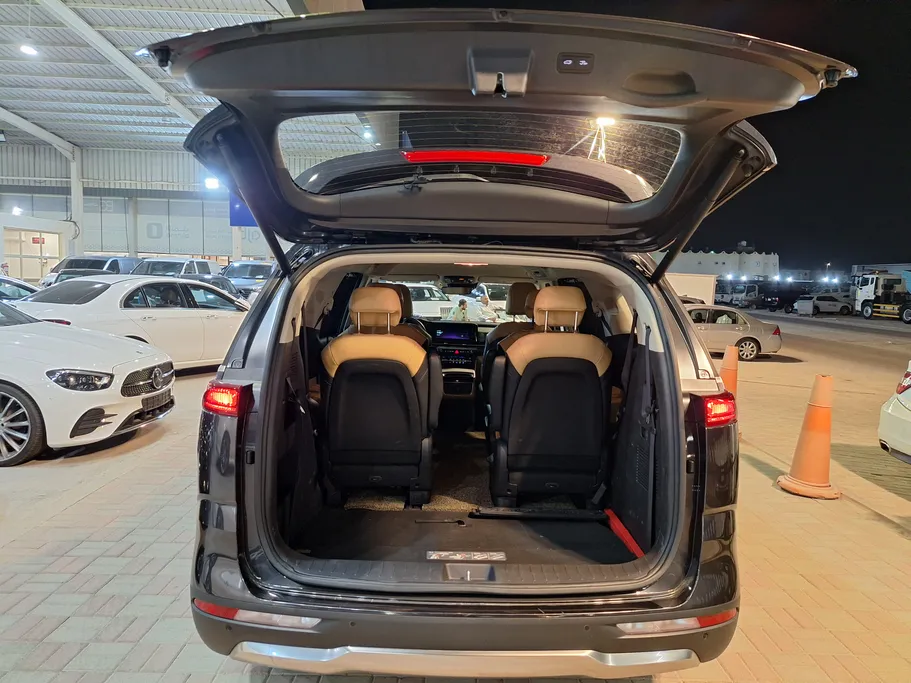 2023 Kia Carnival EX 