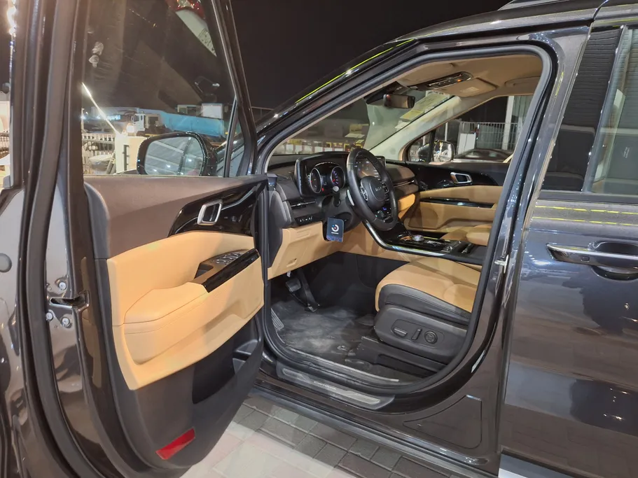 2023 Kia Carnival EX 