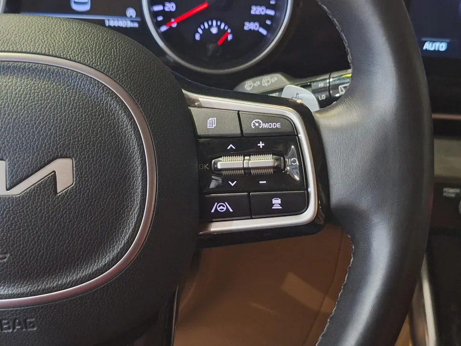2023 Kia Carnival EX 