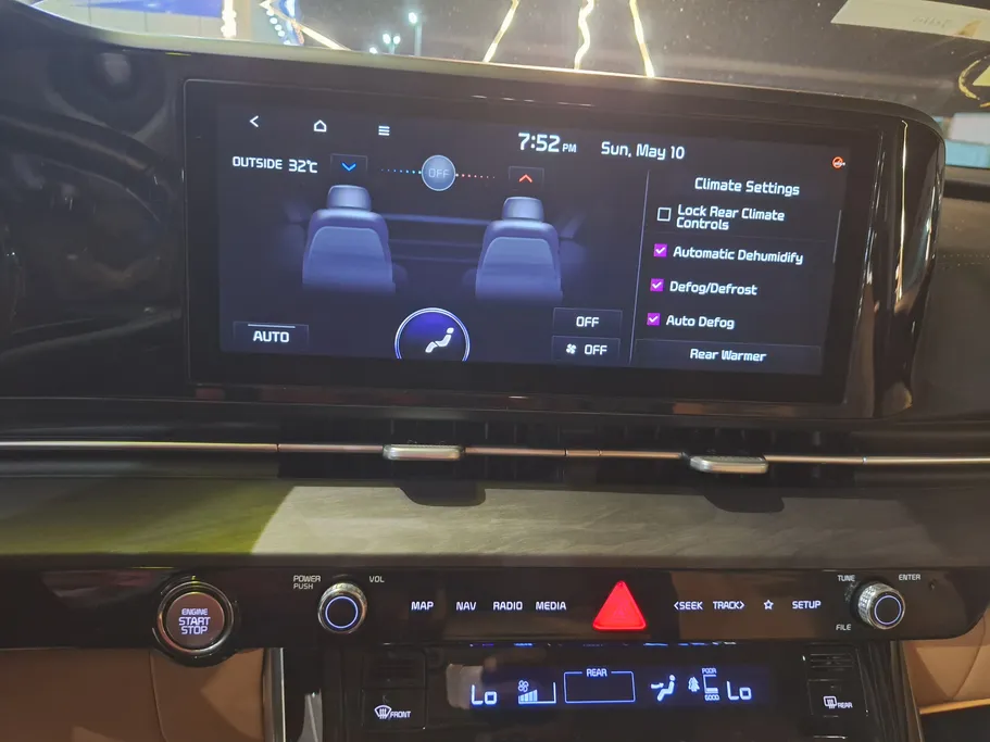 2023 Kia Carnival EX 