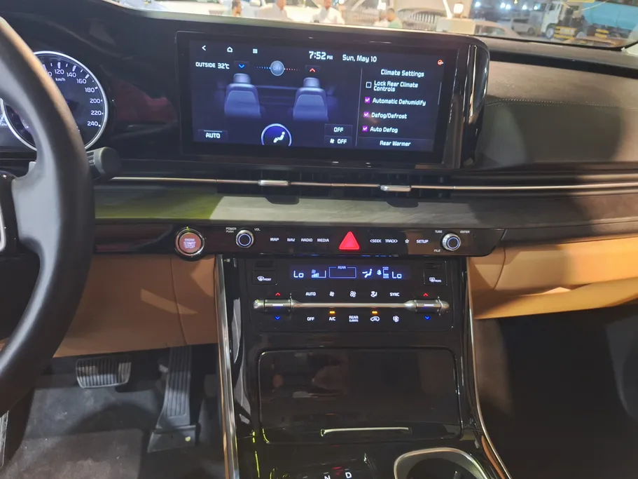 2023 Kia Carnival EX 
