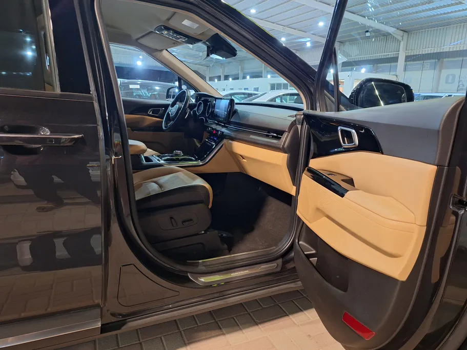 2023 Kia Carnival EX 