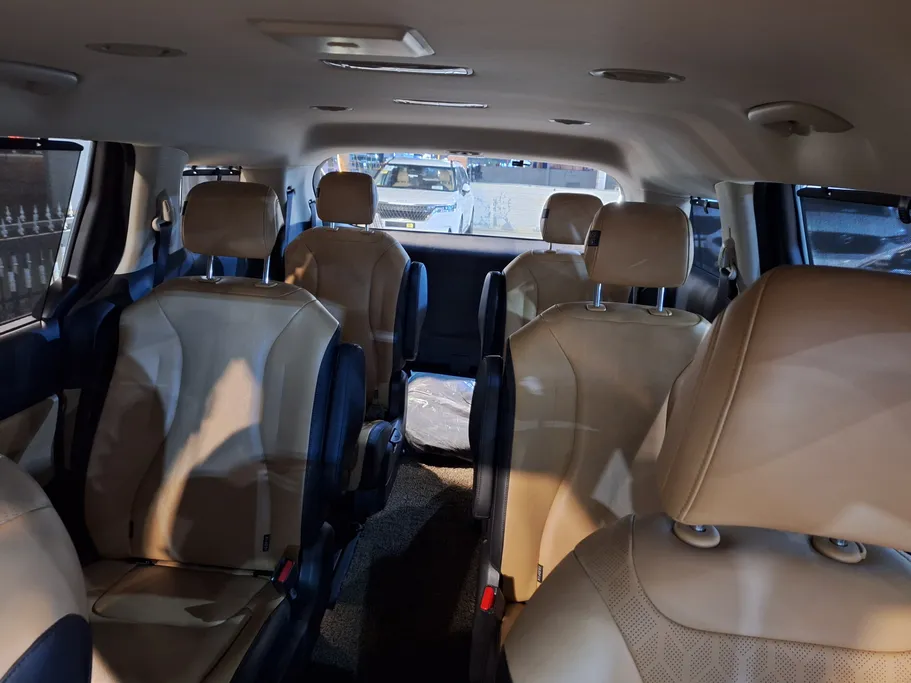 2023 Kia Carnival EX 