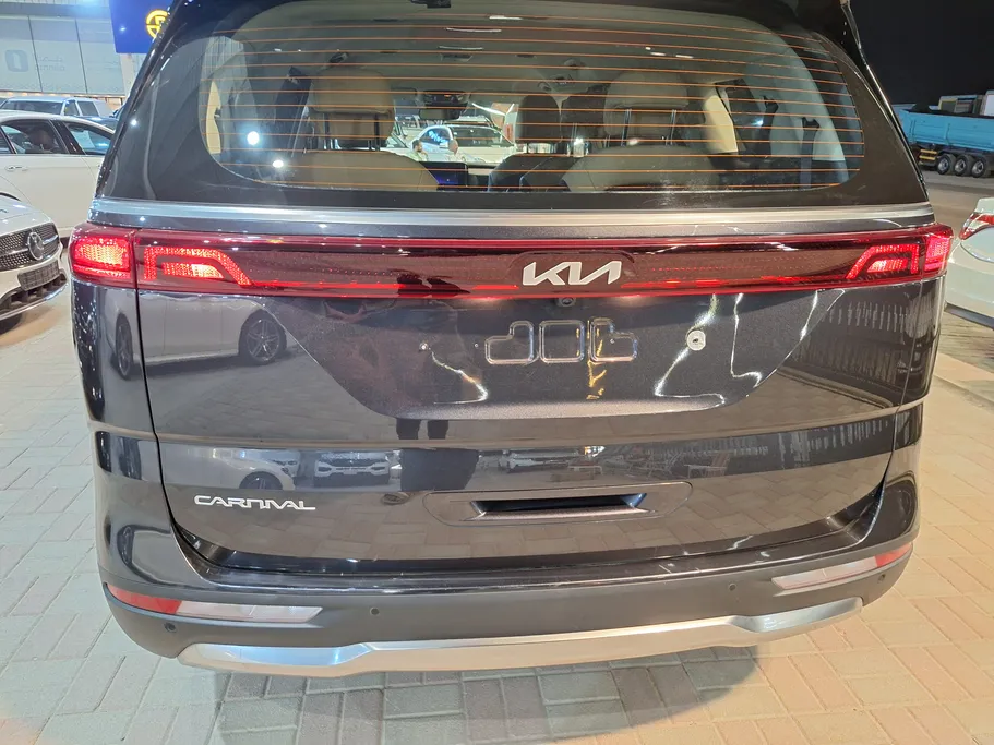 2023 Kia Carnival EX 