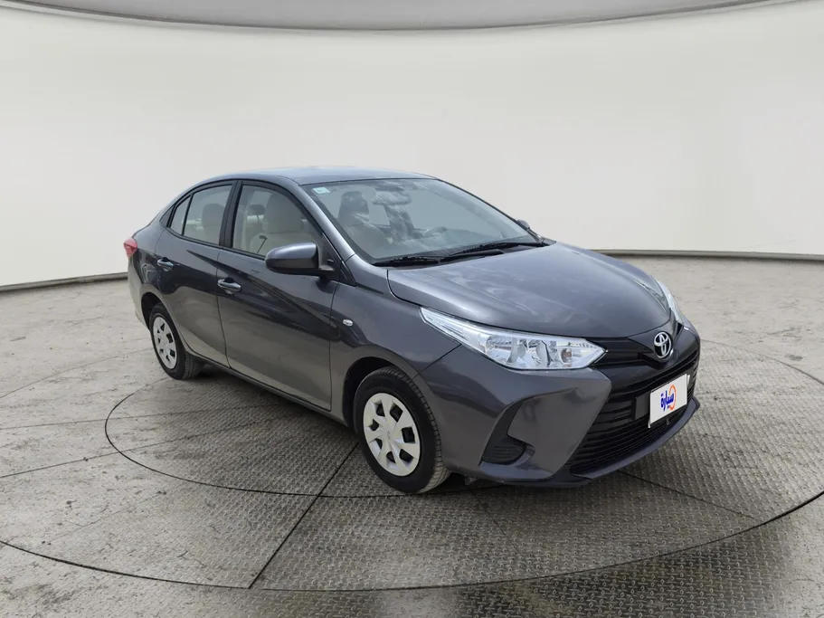 2022 Toyota Yaris  Y 