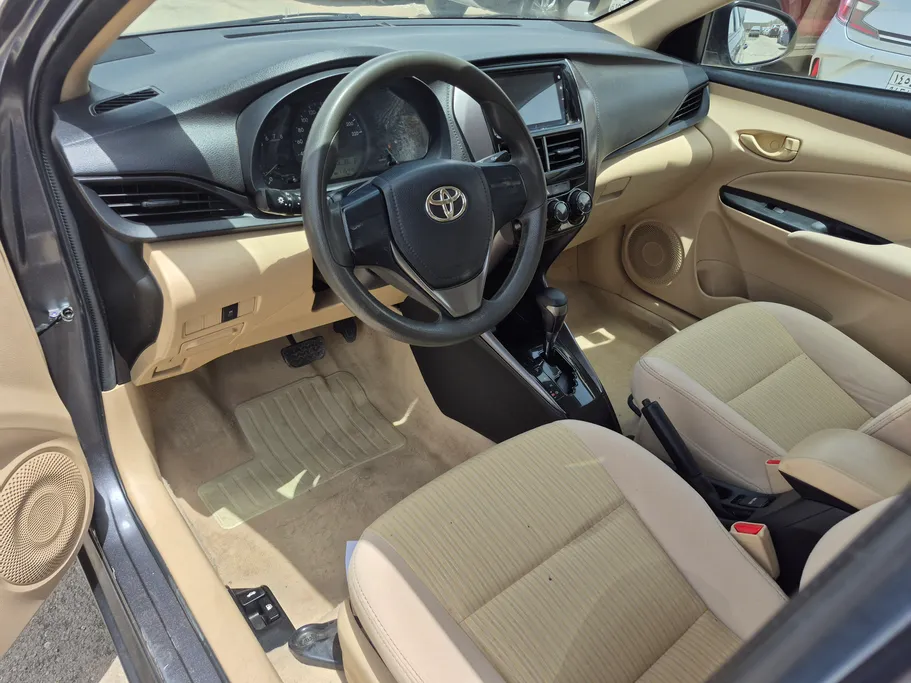 2022 Toyota Yaris  Y 