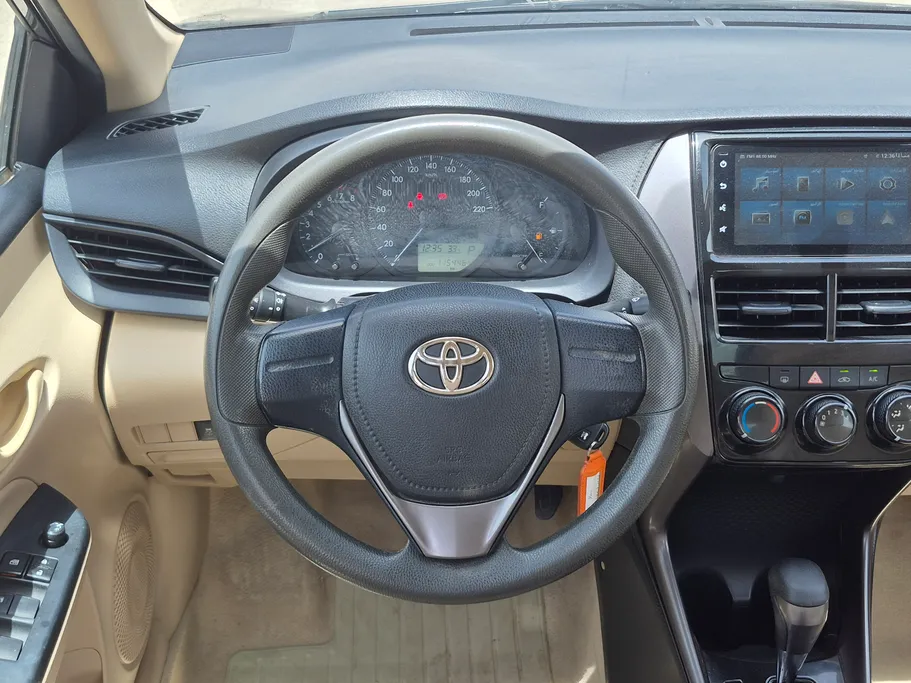 2022 Toyota Yaris  Y 