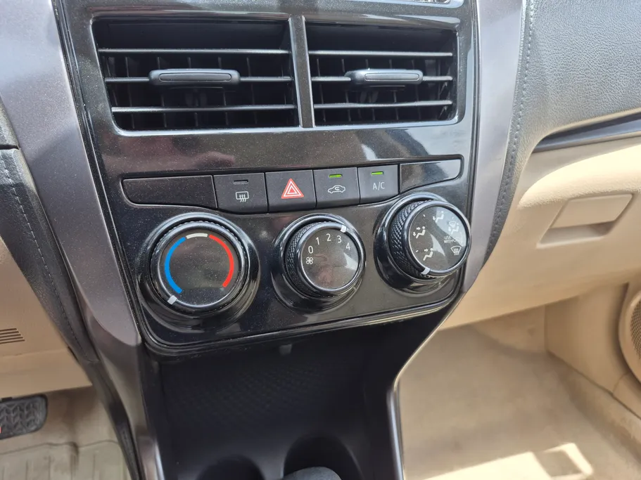 2022 Toyota Yaris  Y 