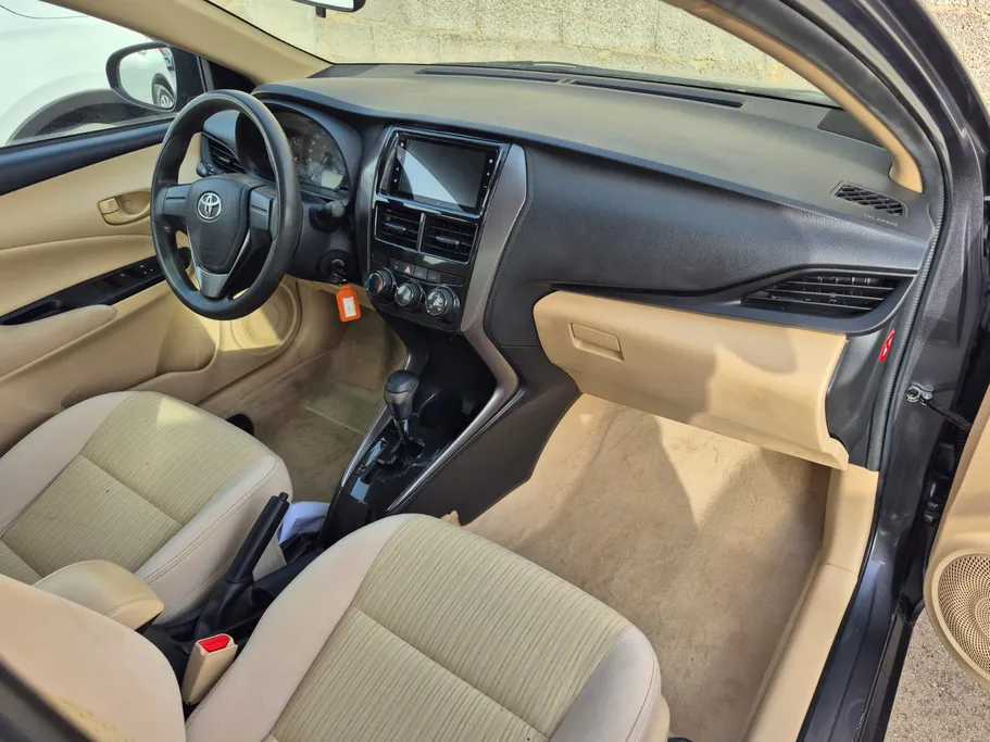 2022 Toyota Yaris  Y 