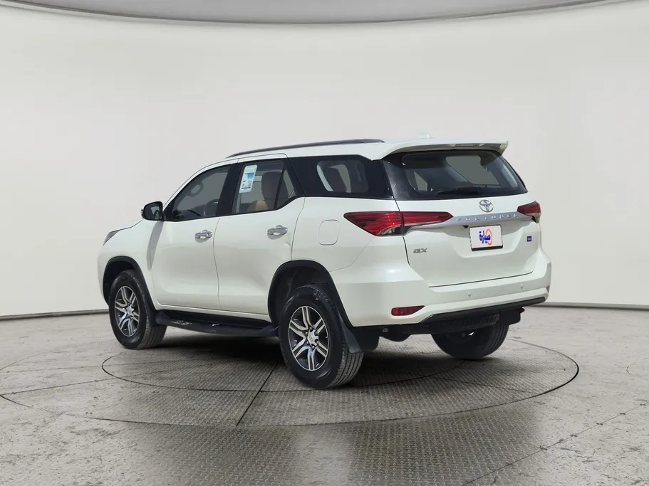 2022 تويوتا Fortuner GX2 4x4 
