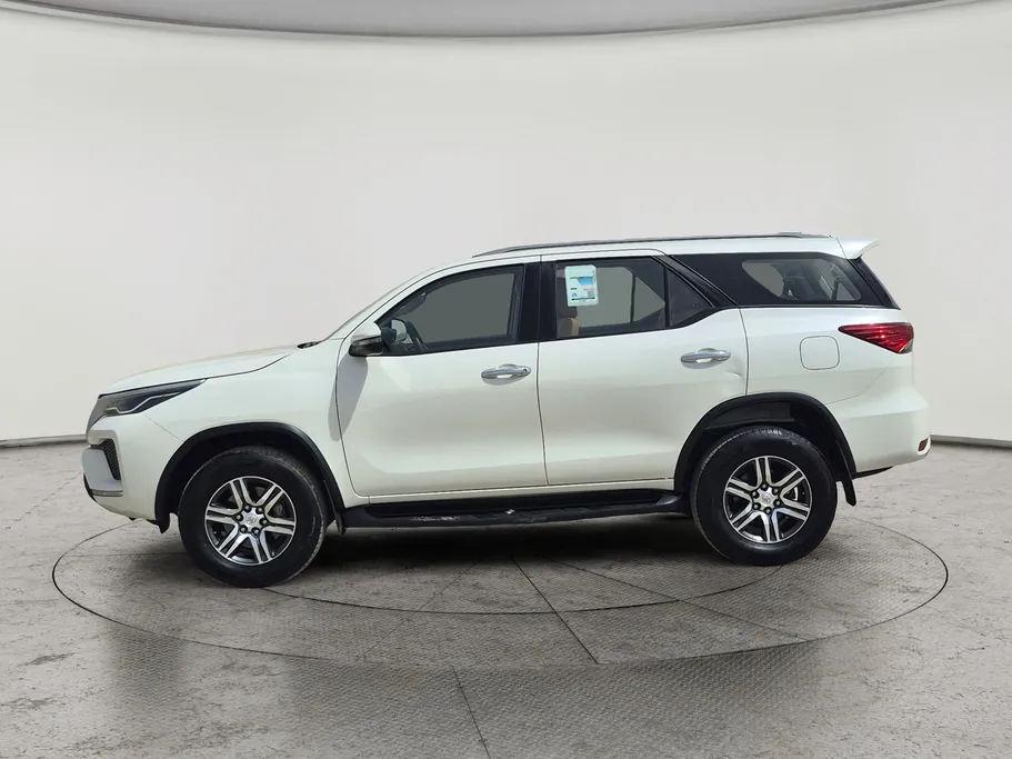 2022 تويوتا Fortuner GX2 4x4 