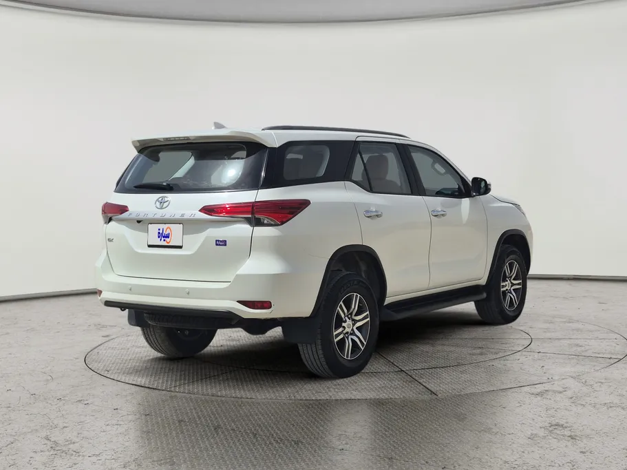 2022 تويوتا Fortuner GX2 4x4 