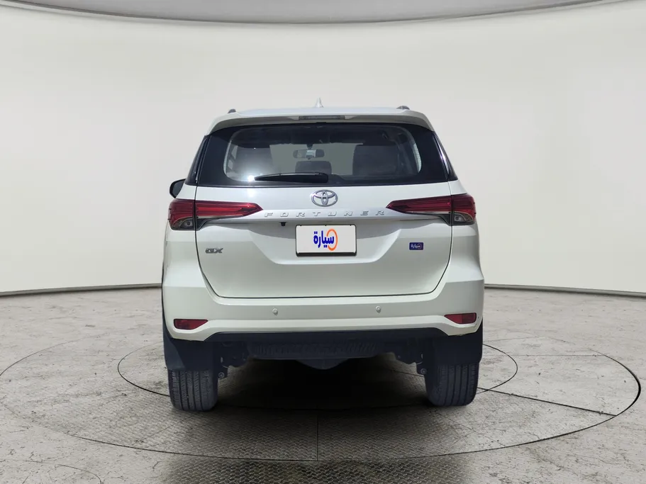 2022 تويوتا Fortuner GX2 4x4 