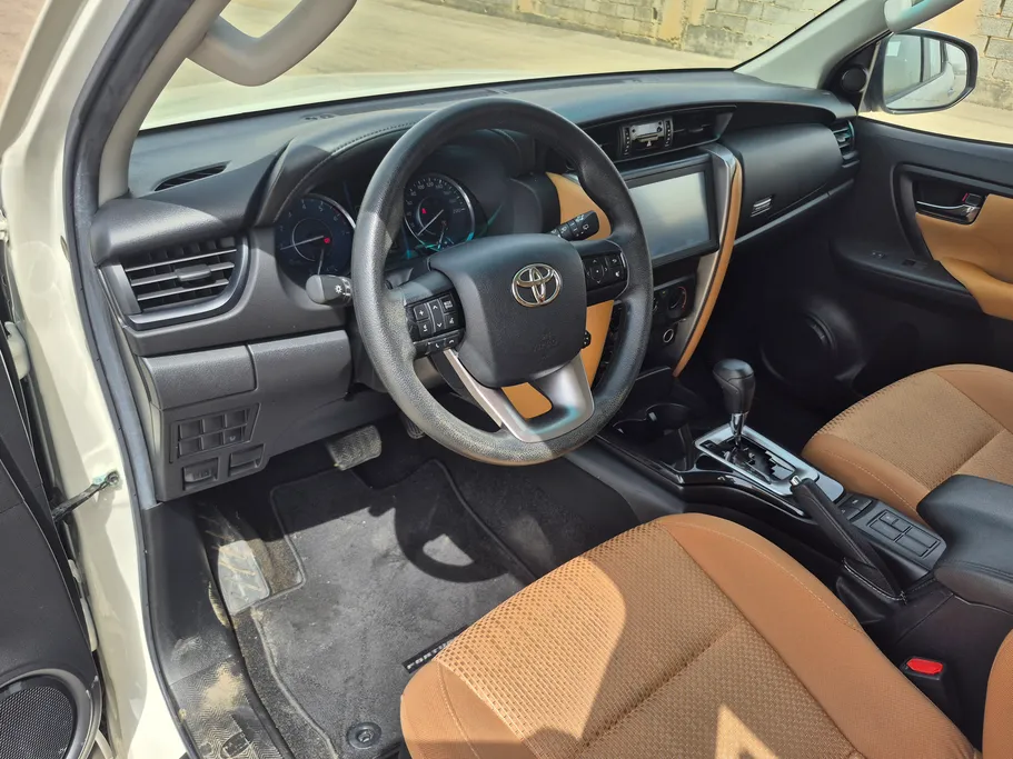 2022 تويوتا Fortuner GX2 4x4 