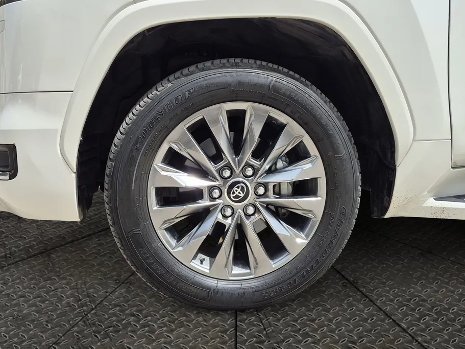 تويوتا لاندكروزر GXR3 2025 