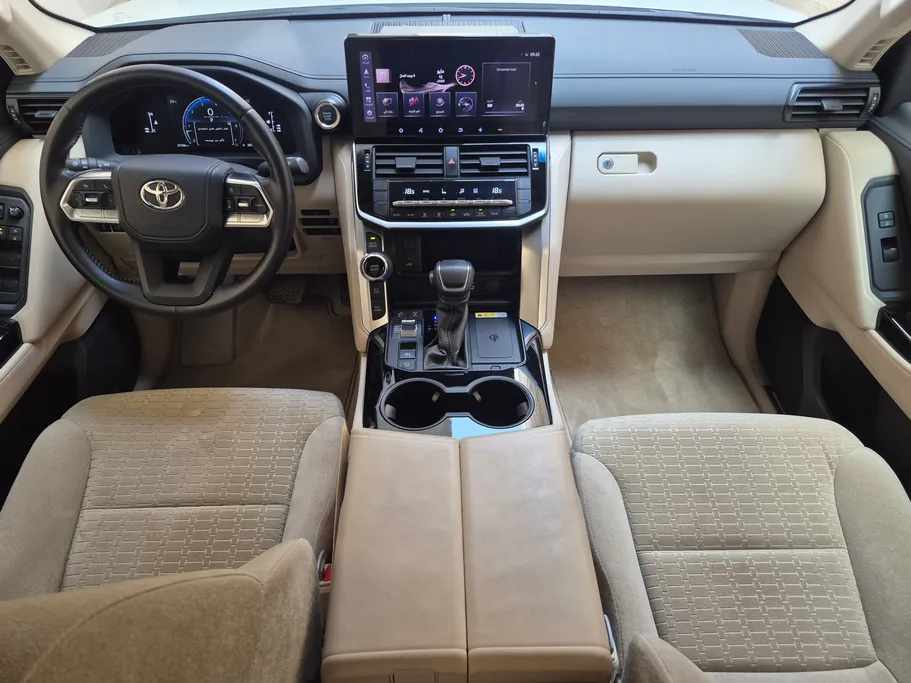 تويوتا لاندكروزر GXR3 2025 