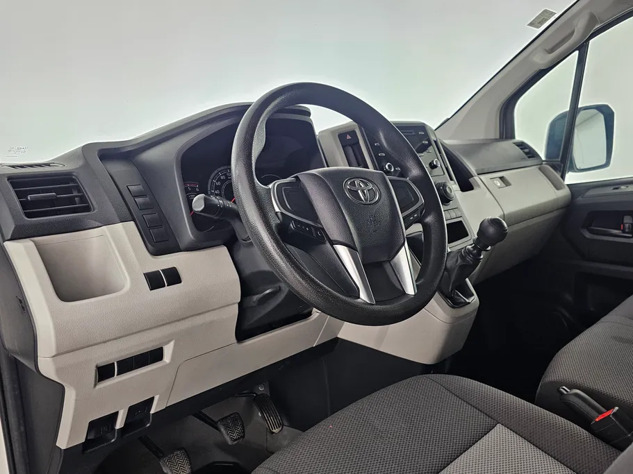 2023 Toyota Haice فان بضاعه 