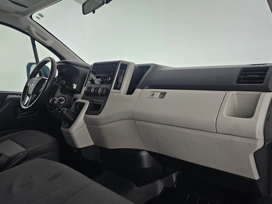 2023 Toyota Haice فان بضاعه 