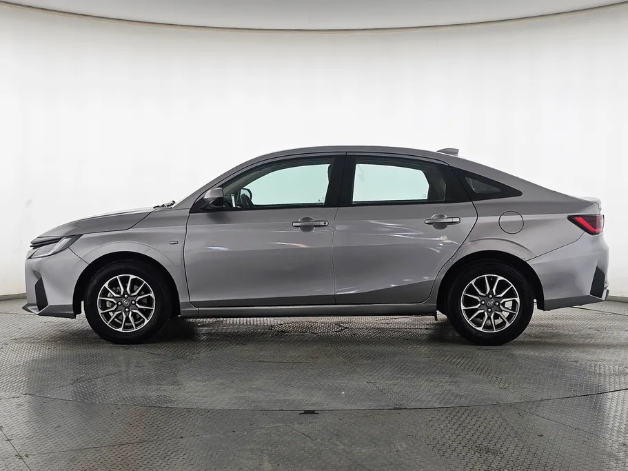2023 Toyota Yaris  Y 