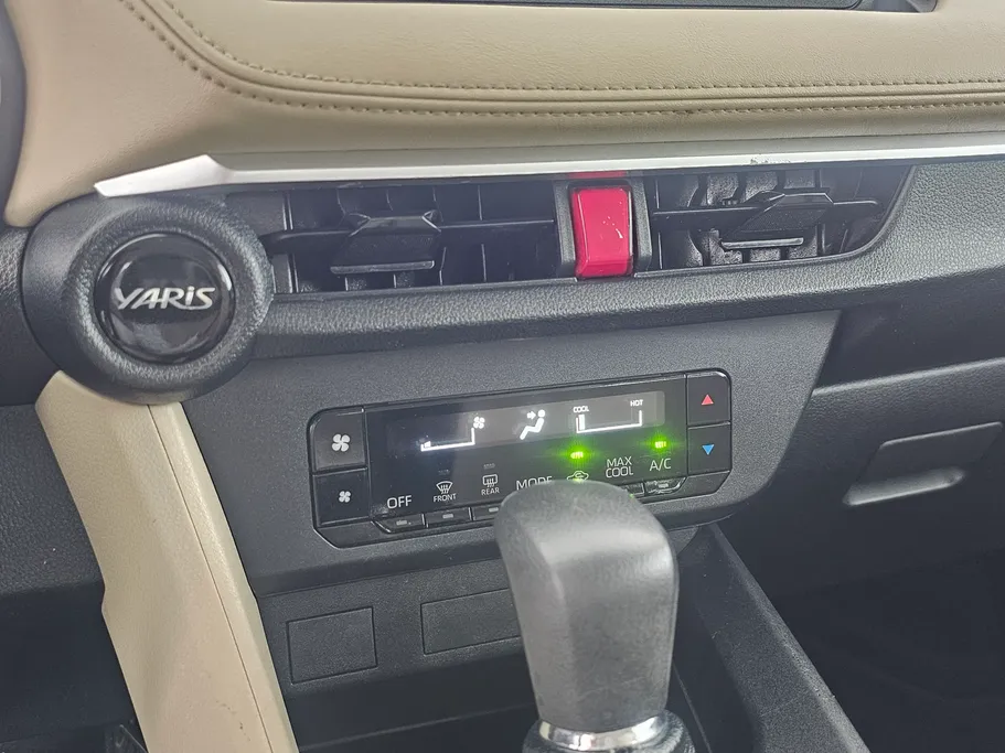 2023 Toyota Yaris  Y 