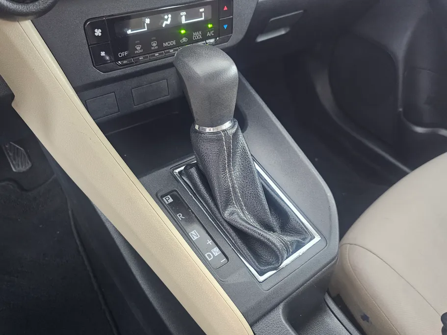 2023 Toyota Yaris  Y 