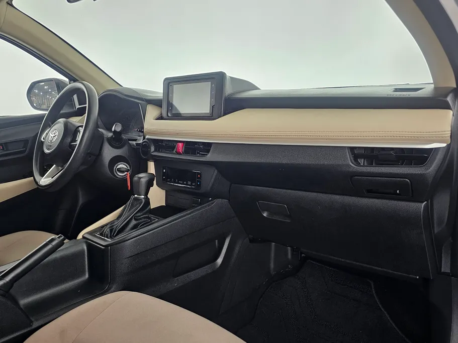 2023 Toyota Yaris  Y 