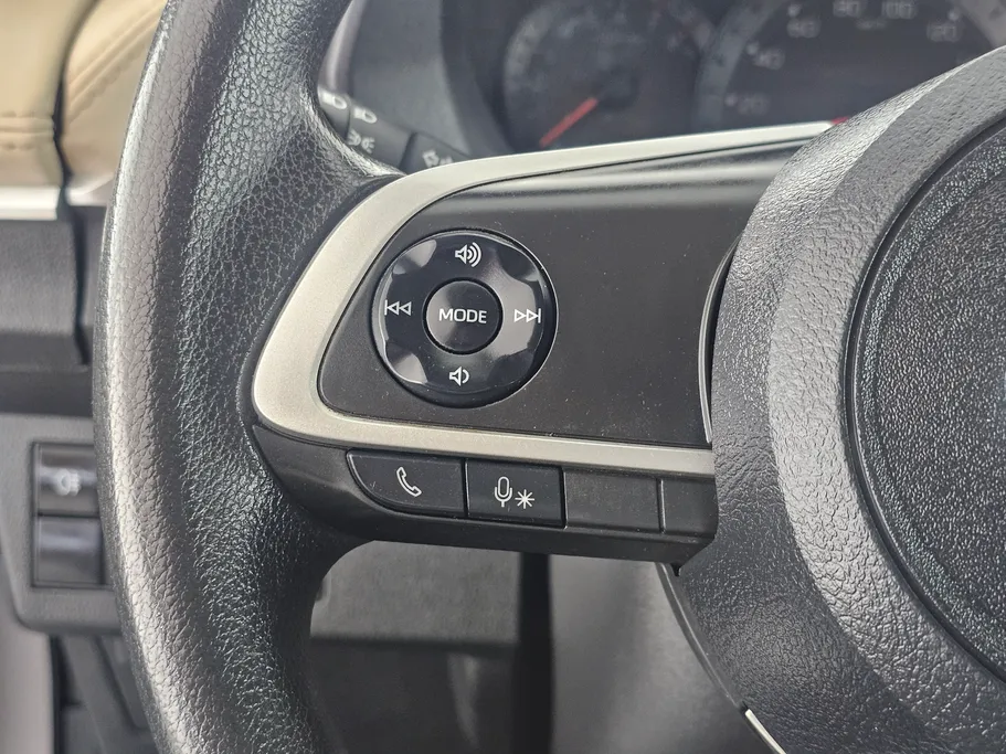 2023 Toyota Yaris  Y 