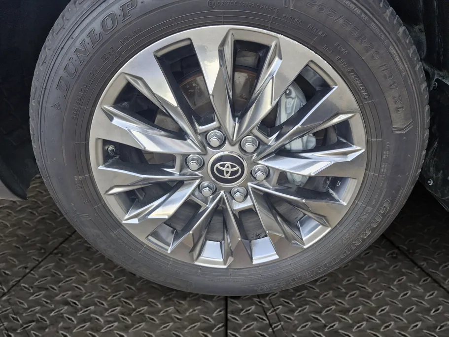 2025 Toyota Land Cruiser GXR3 