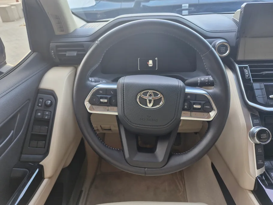 تويوتا لاندكروزر GXR3 2025 
