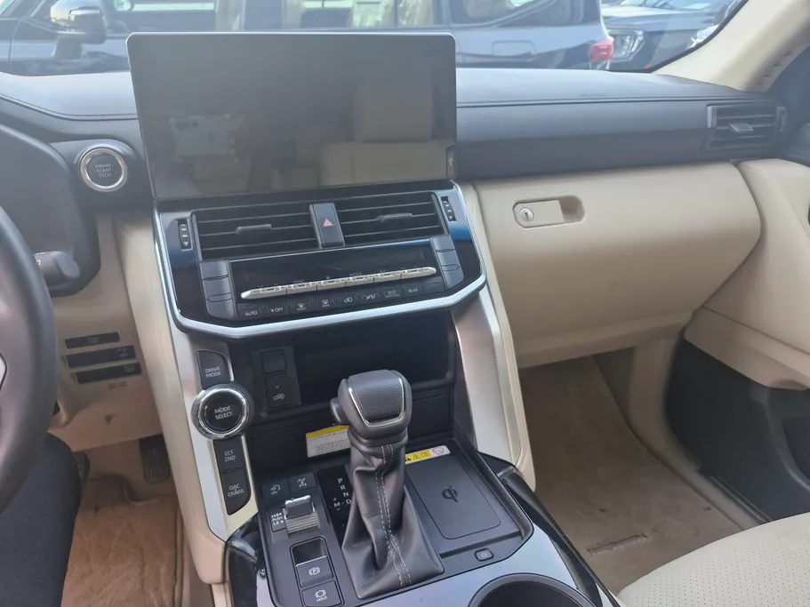 تويوتا لاندكروزر GXR3 2025 