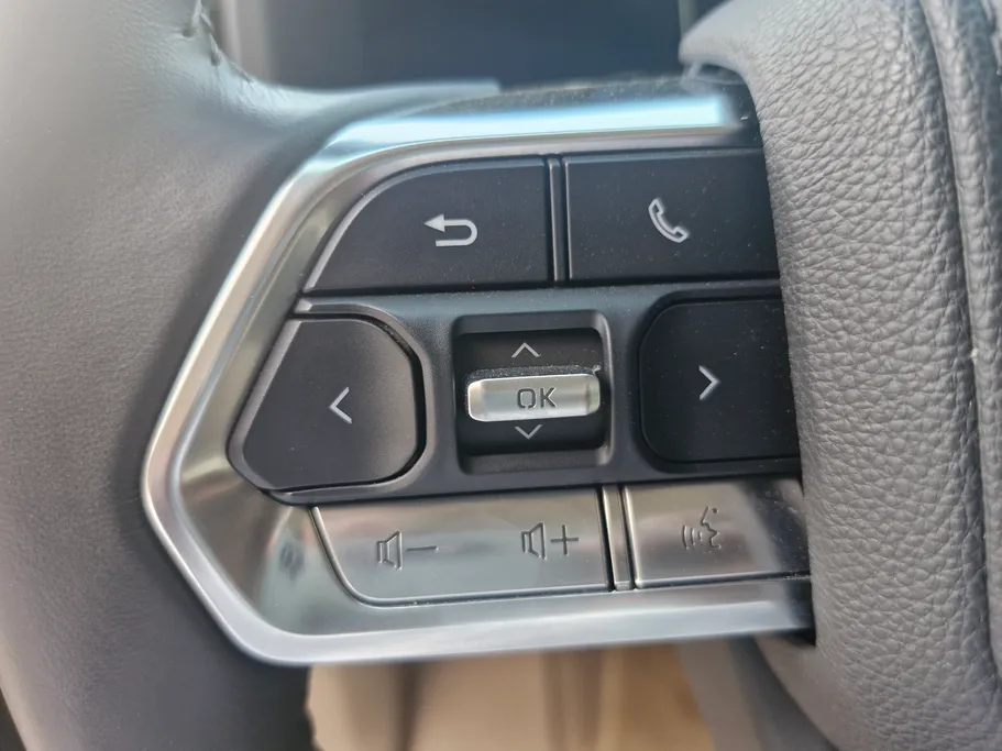 تويوتا لاندكروزر GXR3 2025 