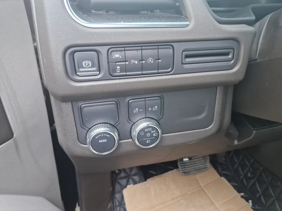 2024 GMC Yukon SLE 