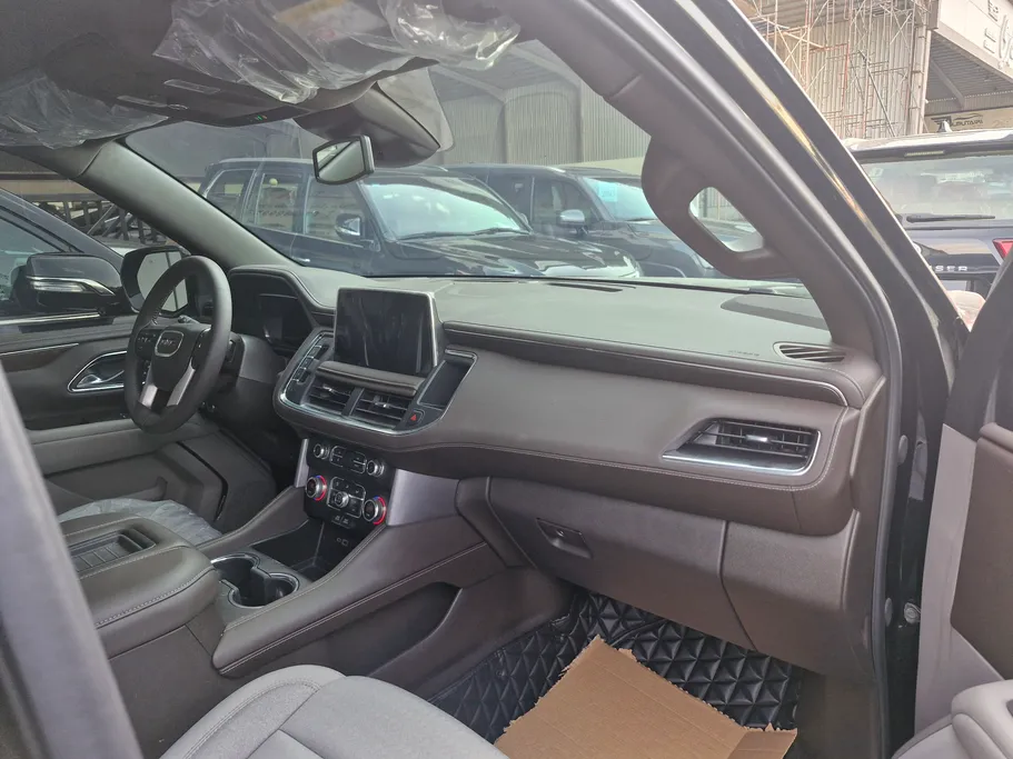 2024 GMC Yukon SLE 