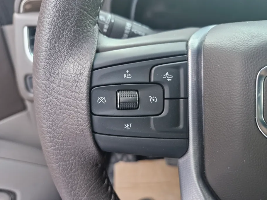 2024 GMC Yukon SLE 