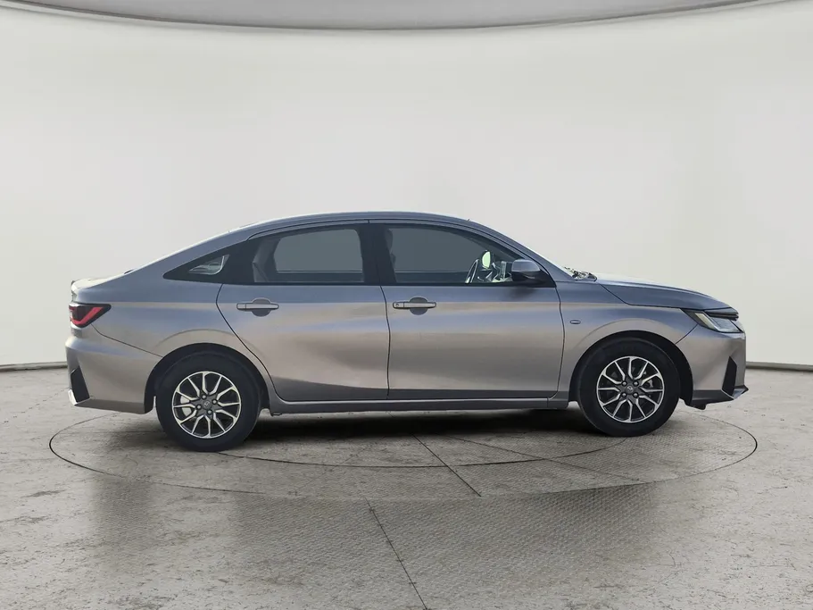 2024 Toyota Yaris  Y 