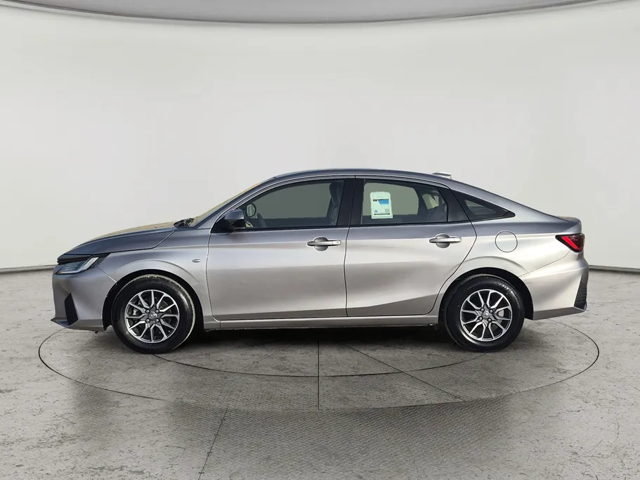 2024 Toyota Yaris  Y 